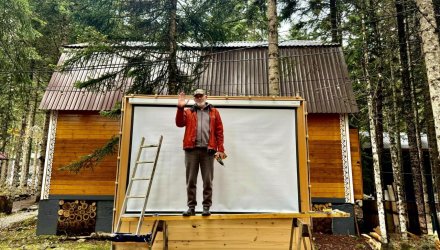 An open-air cinema and a cozy campfire place will open soon at our recreation center!
